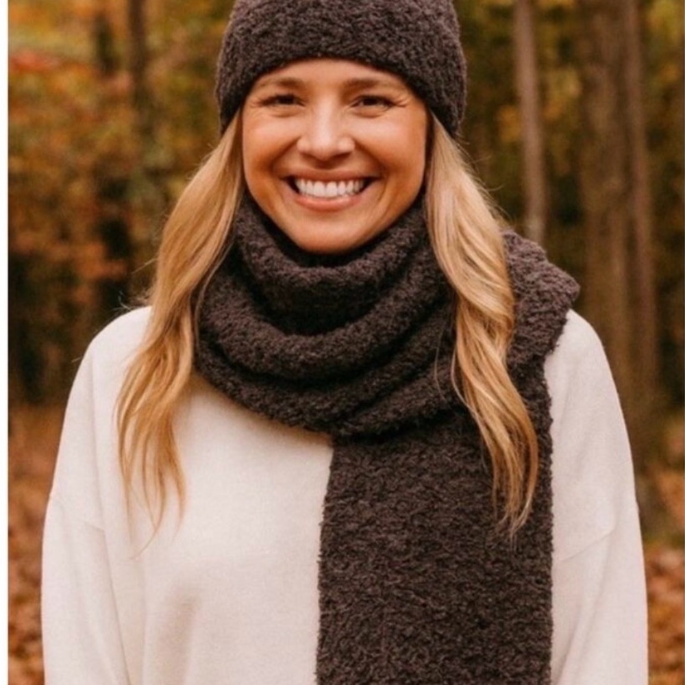 Barefoot Dreams Cozy Chic Beanie/ Scarf Set $118